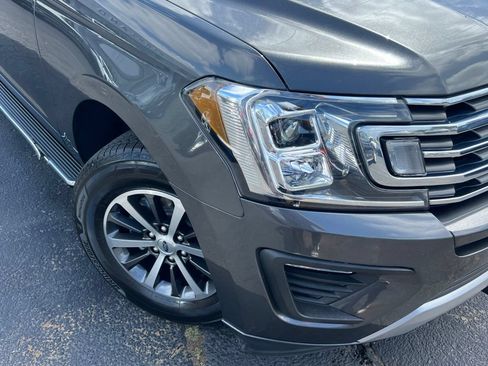 Used 2021 Ford Expedition XLT w/ Equipment Group 202A AWD/4WD image 2