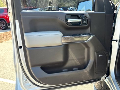 Used 2021 Chevrolet Silverado 1500 LTZ image 19