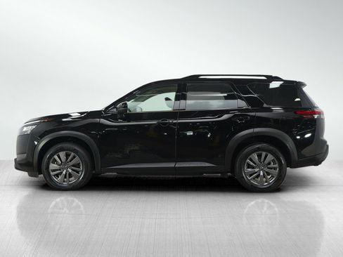 Used 2025 Nissan Pathfinder SV AWD/4WD image 2
