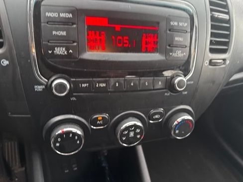 Used 2017 Kia Forte LX FWD image 18