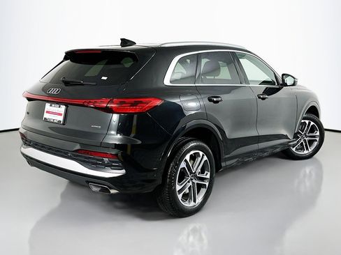 Used 2025 Audi Q5 Premium w/ Convenience Package image 14