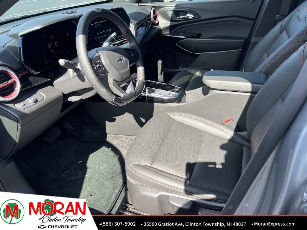 Certified 2024 Chevrolet Trax RS w/ Driver Confidence Package FWD image 17