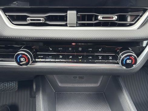 New 2026 Chevrolet Equinox LT w/ Convenience Package II FWD image 22