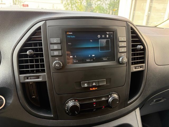 Used 2023 Mercedes-Benz Metris image 13