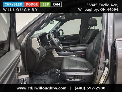 Used 2025 Toyota Tundra Limited AWD/4WD image 14
