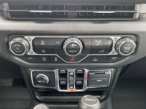 New 2025 Jeep Gladiator Sport image 16