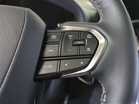 Certified 2025 Lexus LX 600 4WD w/ Luxury Package image 21