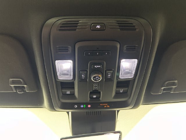 Used 2024 GMC Yukon XL Denali Ultimate AWD/4WD image 23