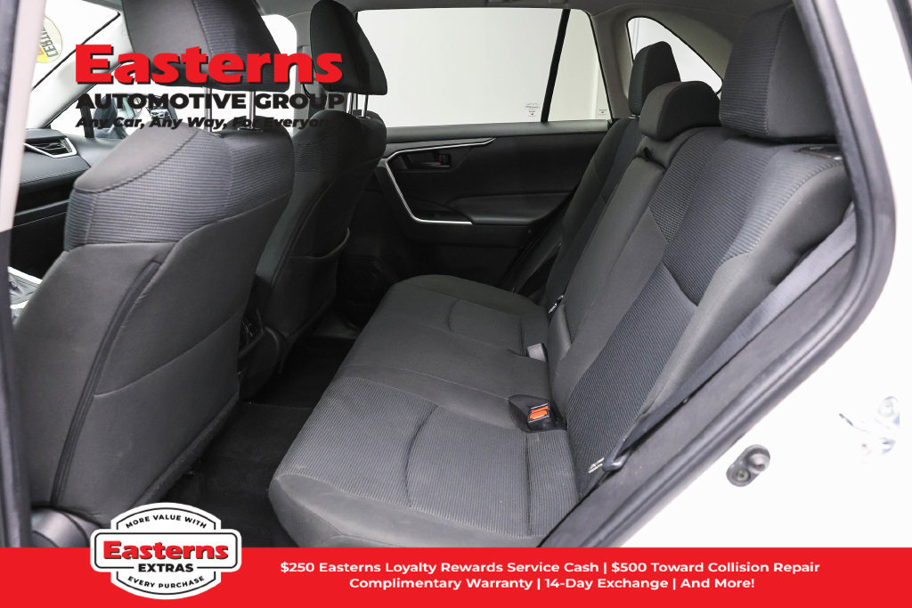 Used 2022 Toyota RAV4 LE AWD/4WD image 22