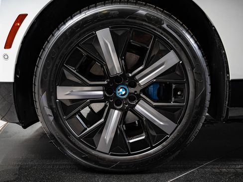 Certified 2025 BMW iX xDrive50 w/ Premium Package AWD/4WD image 13