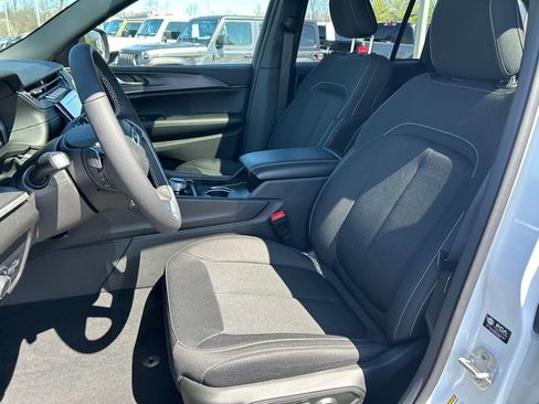 New 2025 Jeep Grand Cherokee Laredo X w/ Luxury Tech Group I image 22