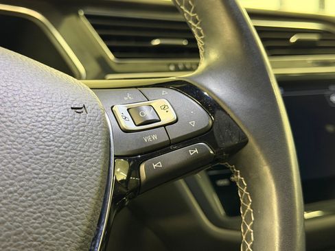 Used 2019 Volkswagen Tiguan SEL Premium R-Line FWD image 16