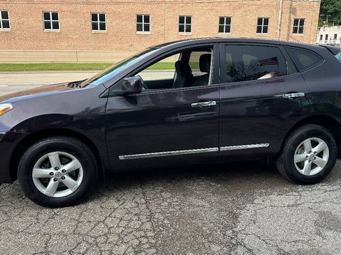 Used 2013 Nissan Rogue S w/ Special Edition Pkg AWD/4WD image 4