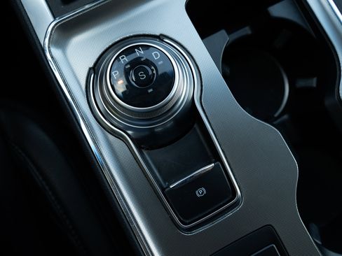 Used 2024 Ford Edge Titanium image 31