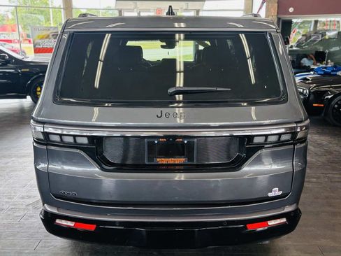 Used 2026 Jeep Grand Wagoneer L Limited w/ 8-Passenger Seating Package AWD/4WD image 9