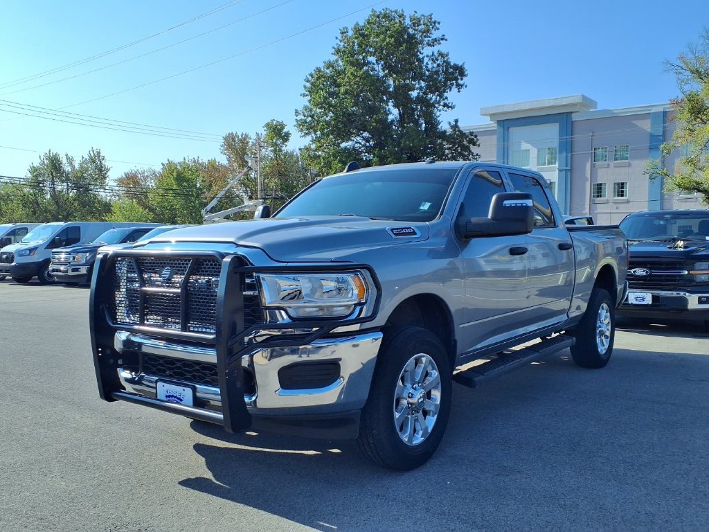 Used 2024 RAM 2500 Tradesman w/ Chrome Appearance Group AWD/4WD image 19