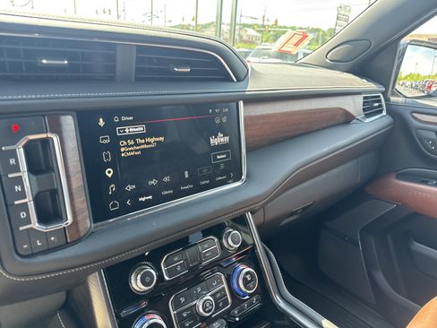 Used 2023 GMC Yukon Denali Ultimate AWD/4WD image 23