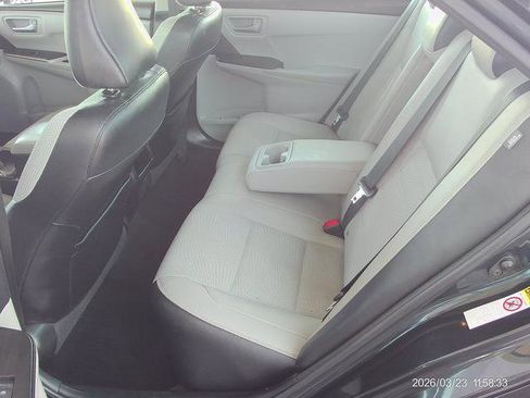 Used 2017 Toyota Camry SE FWD image 5