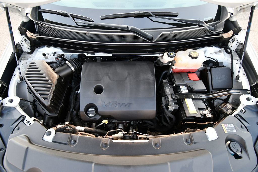 Used 2023 Chevrolet Traverse RS w/ LPO, Floor Liner Package AWD/4WD image 13