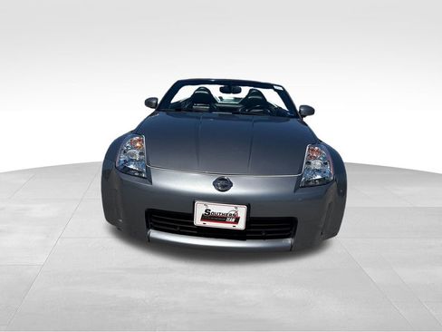 Used 2005 Nissan 350Z Touring RWD image 17