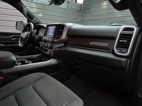 Used 2021 RAM 1500 Big Horn AWD/4WD image 14