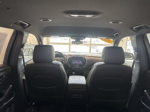 Used 2022 Chevrolet Traverse LT AWD/4WD image 44