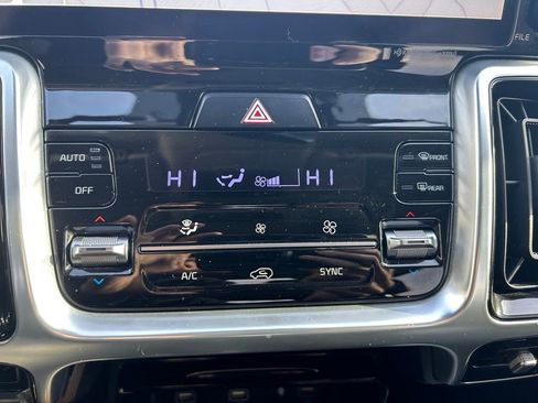 Certified 2021 Kia Sorento SX image 19