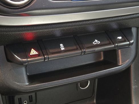 Used 2019 Chevrolet Colorado LT w/ LT Convenience Package image 24