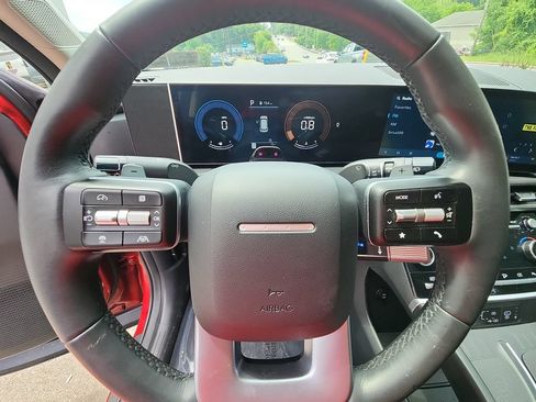 Used 2025 Hyundai Santa Fe SEL AWD/4WD image 15