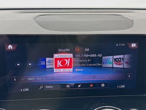 Used 2023 Mercedes-Benz GLB 250 4MATIC image 16