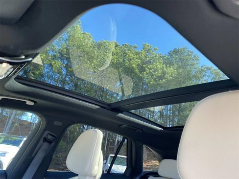 Used 2025 Mercedes-Benz GLC 300 image 25