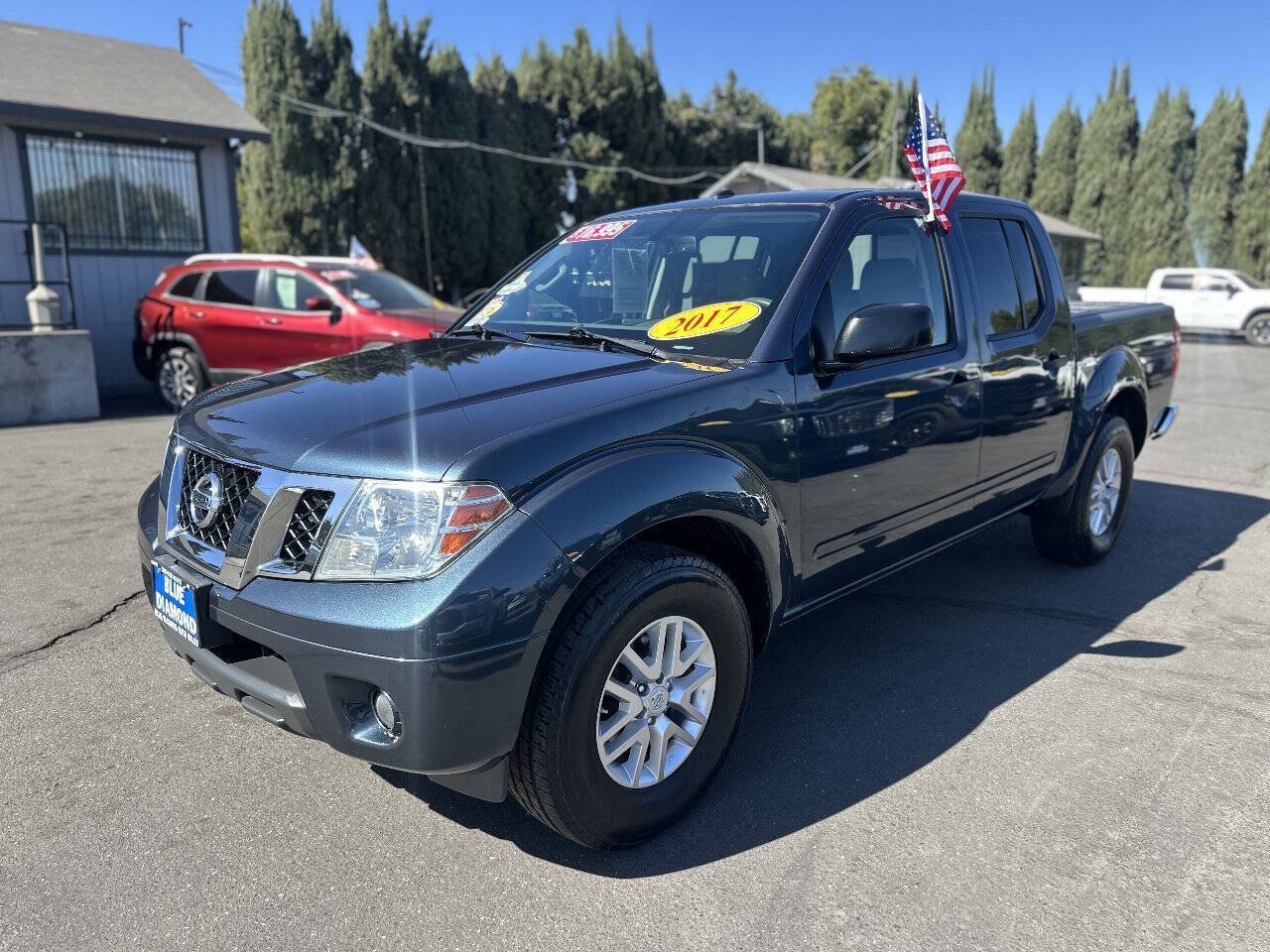 Used 2017 Nissan Frontier SV w/ SV Value Truck Package RWD image 4