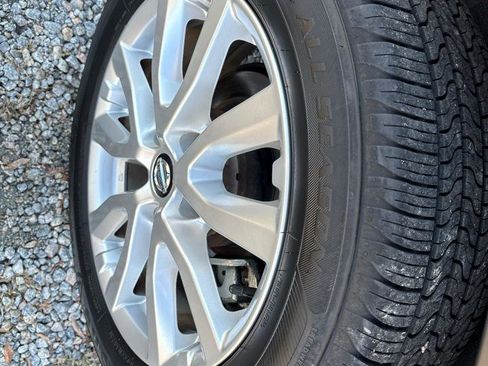 Used 2021 Nissan Rogue Sport S image 12