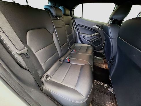 Used 2018 Mercedes-Benz GLA 250 image 14