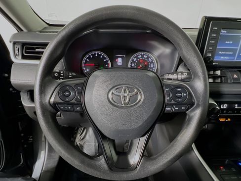 Used 2021 Toyota RAV4 XLE image 18