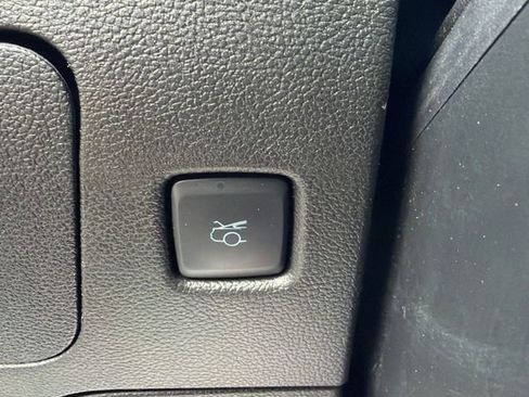 Used 2022 Ford Mustang GT w/ Black Accent Package RWD image 17
