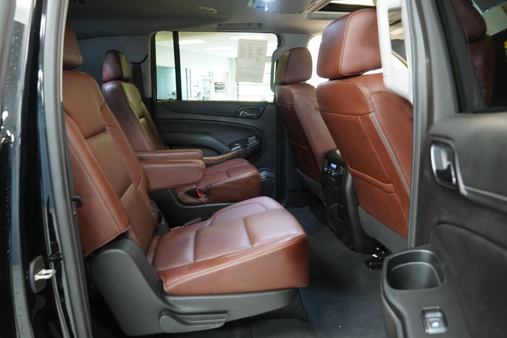 Used 2020 Chevrolet Suburban Premier w/ Premier Plus Edition AWD/4WD image 38