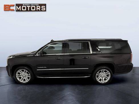 Used 2020 GMC Yukon XL SLT w/ Premium Edition AWD/4WD image 3