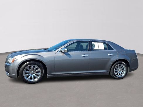 Used 2012 Chrysler 300 C RWD image 7