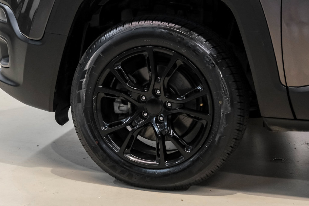 Used 2017 Jeep Renegade Latitude w/ Cold Weather Group AWD/4WD image 50