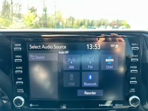 Used 2022 Toyota Highlander XLE image 16