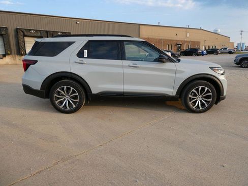 New 2027 Ford Explorer ST-Line AWD/4WD image 4