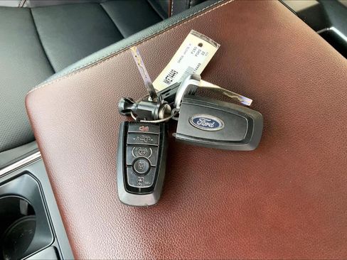 Used 2022 Ford F150 Lariat image 12