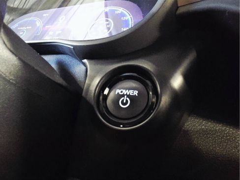 Used 2026 Toyota Sienna XSE FWD image 24