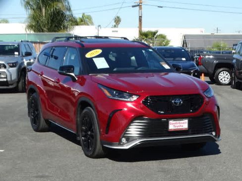 Used 2026 Toyota Highlander XSE image 2