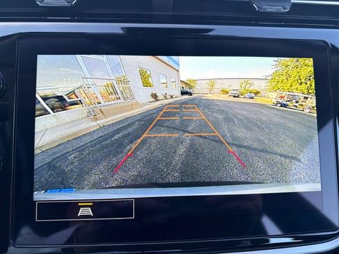 Used 2023 Chevrolet Bolt EUV LT w/ Comfort Package FWD image 23