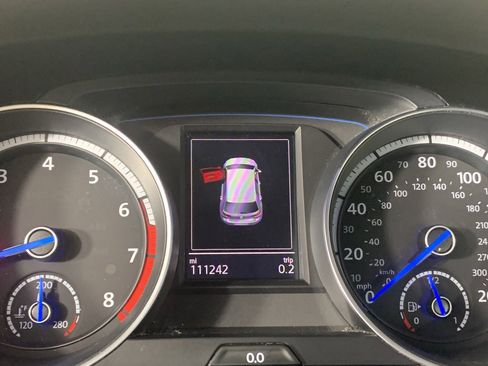 Used 2016 Volkswagen Golf R 4-Door (M6) image 24