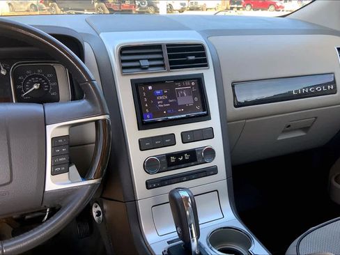 Used 2009 Lincoln MKX 2WD image 6