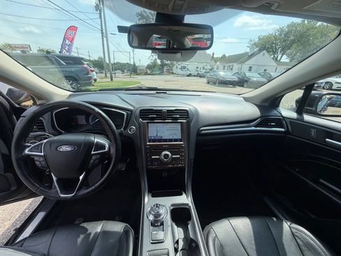 Used 2020 Ford Fusion Titanium FWD image 27