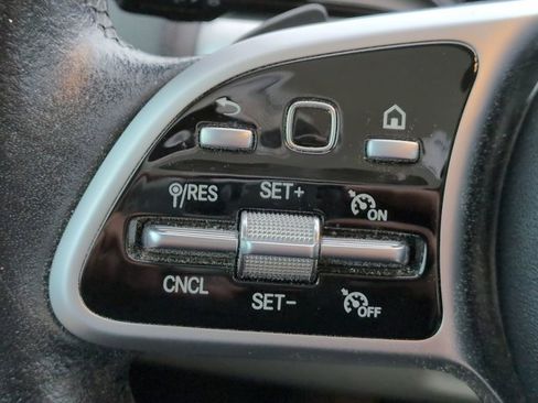 Used 2021 Mercedes-Benz GLB 250 image 24